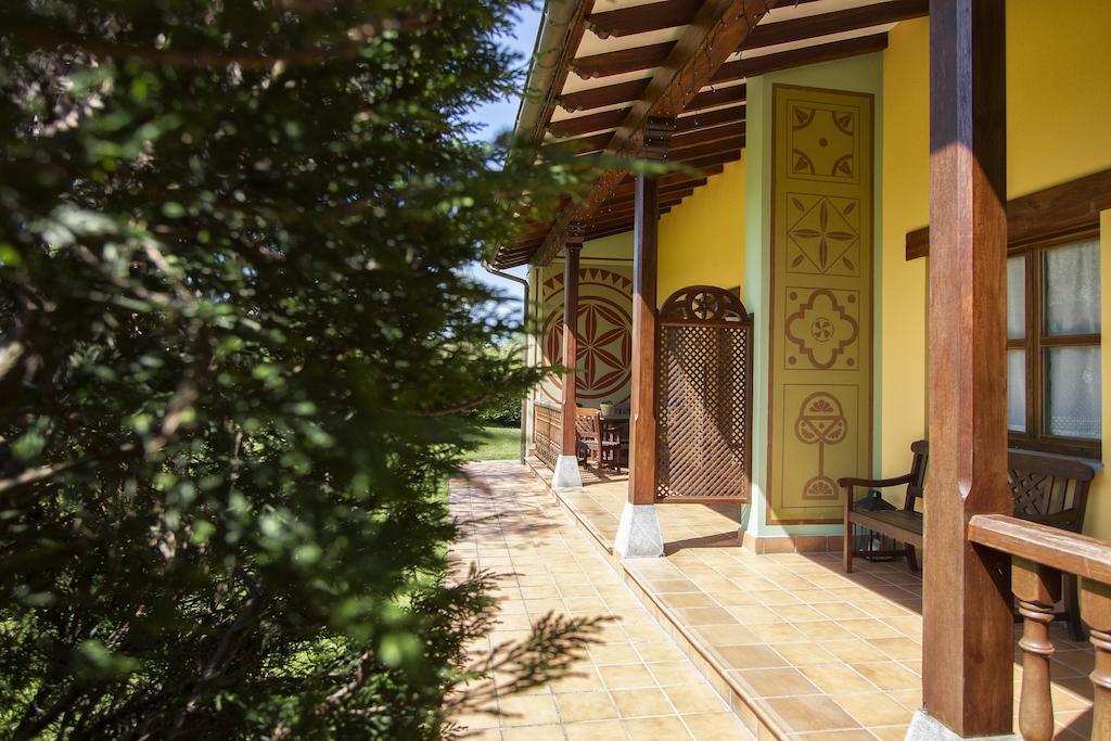 Apartamentos Camin De Pelayo Las Rozas Exterior photo